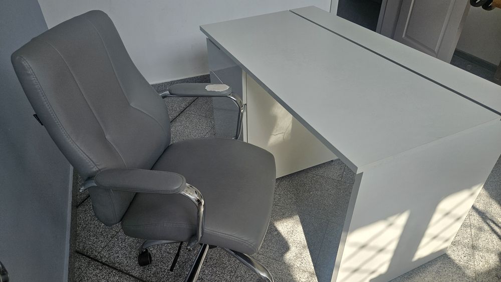 Бюро и стол комплект