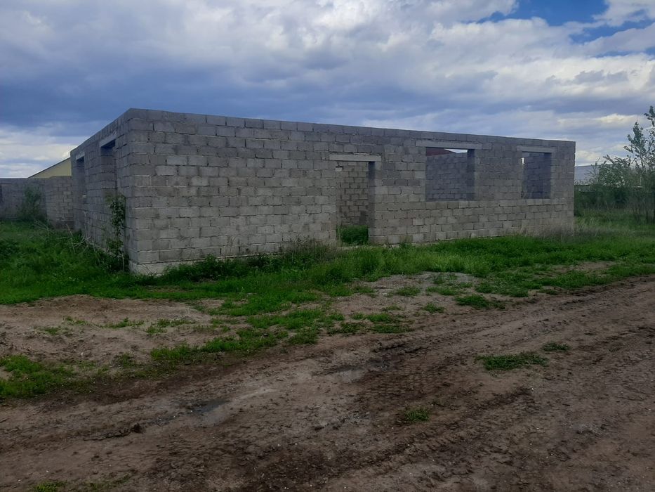 Продаётся недостроеный дом