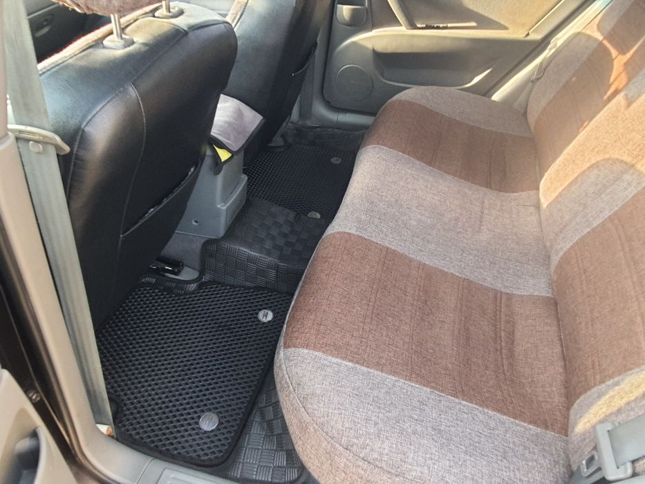 Жентра автомашинаси сотилади.