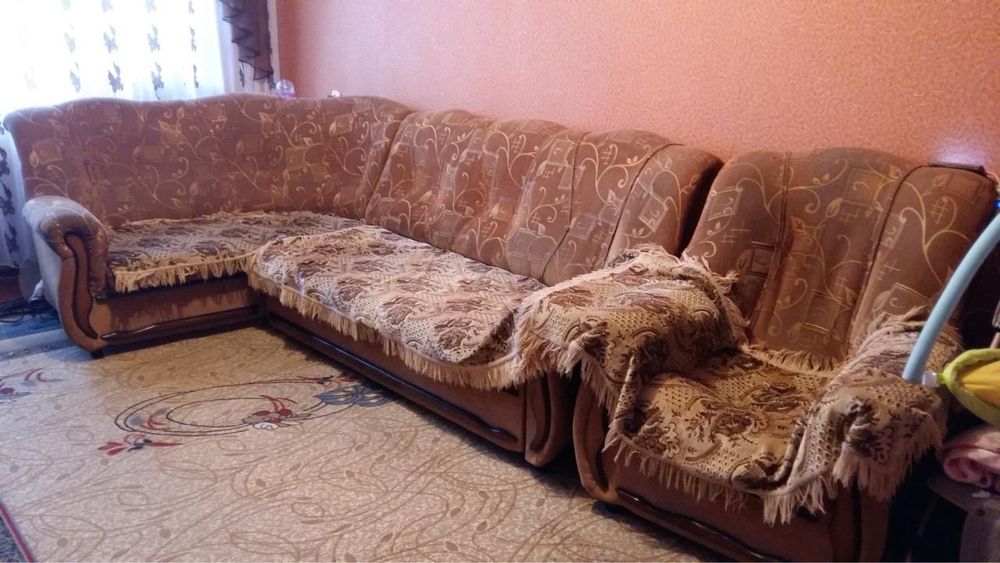 Большой диван мебель