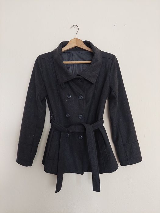 Дамско сиво палто с колан в размер 40 (М)