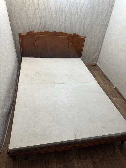 Отдам кровать за шоколадку