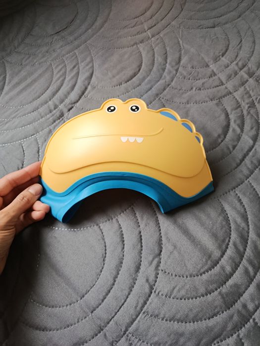 Козирка за бебешка баня