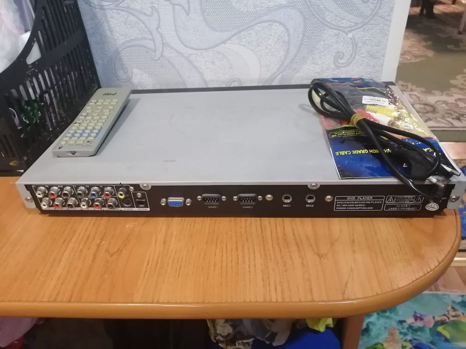 Продам  DVD-Проигрыватель SONY.