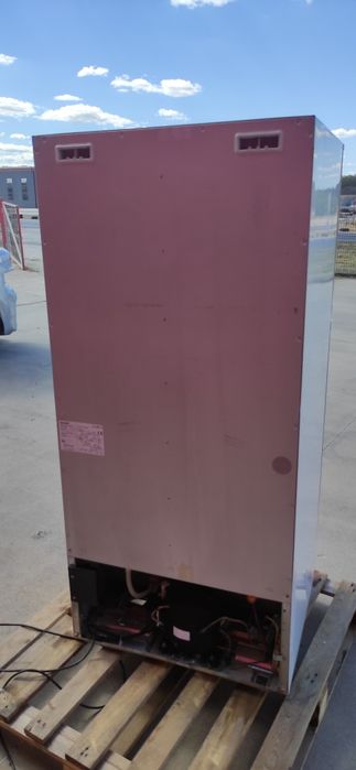 Хладилник с фризер SHARP