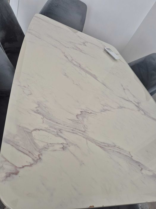 Кухненска маса със 6 столчета