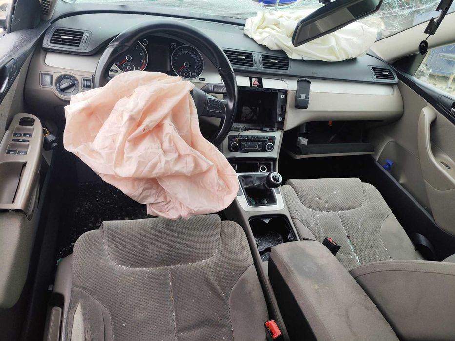 VW Passat Variant 1.4 - 150к.с - 2010г. на части