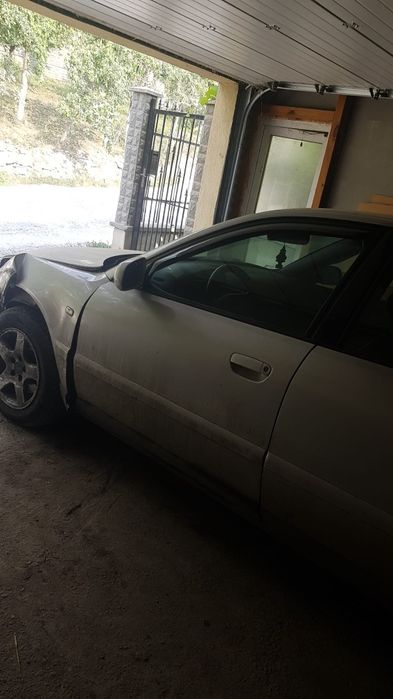 Vând Audi A4 b5 din 2001 AVARIAT
