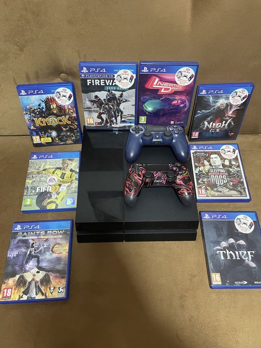 Playstation 4 + 8 Jocuri
