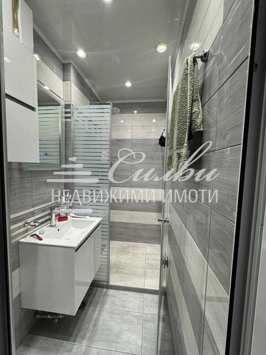 Тристаен апартамент - кв.Тракия север