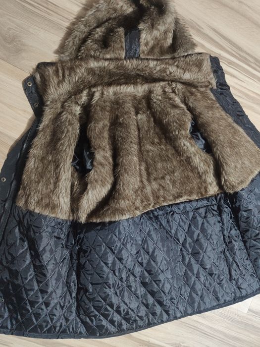 Geacă de damă cu glugă