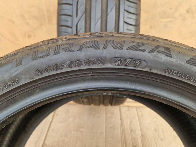 2 Bridgestone R18 245/40
летни гуми
DOT4217