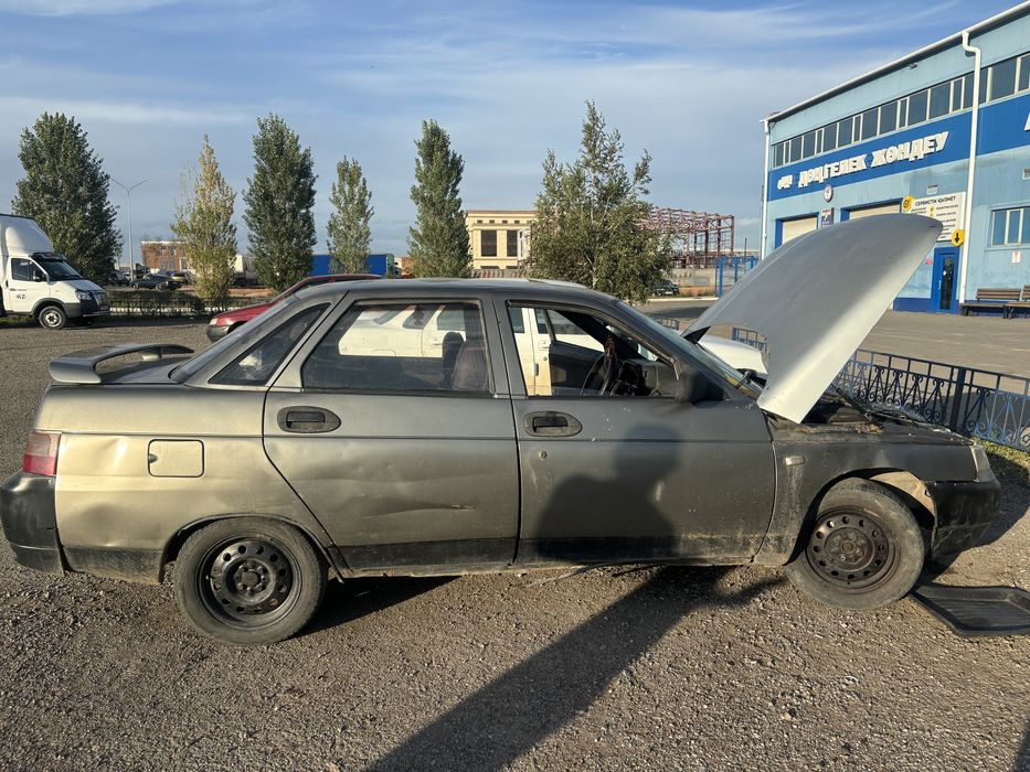 Продам ваз 2110.