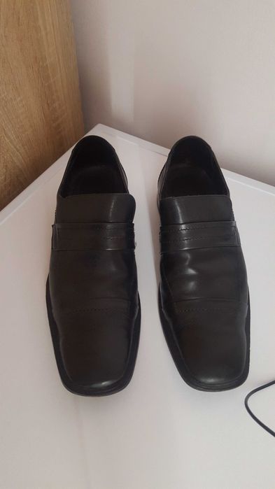 Pantofi negri din piele