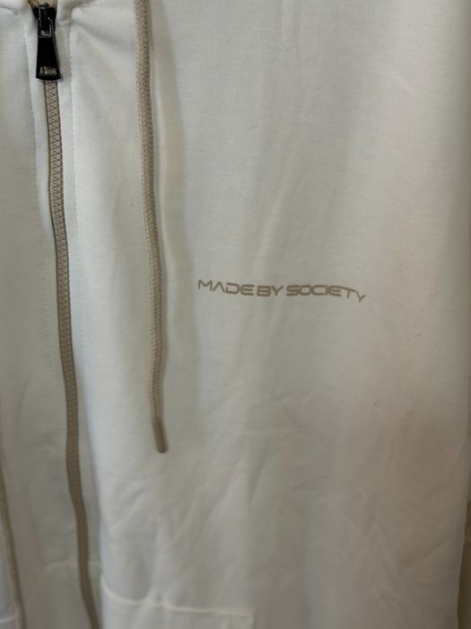 Compleu Made By Society