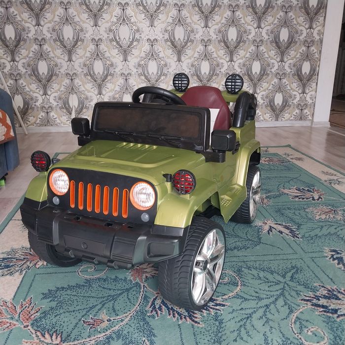 Срочно Продам детский электромобиль