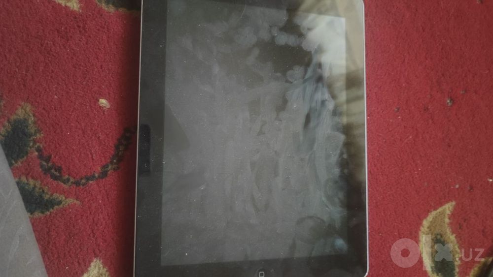 Ipad 4 holati yaxshi faqat icloudi bor quflangan