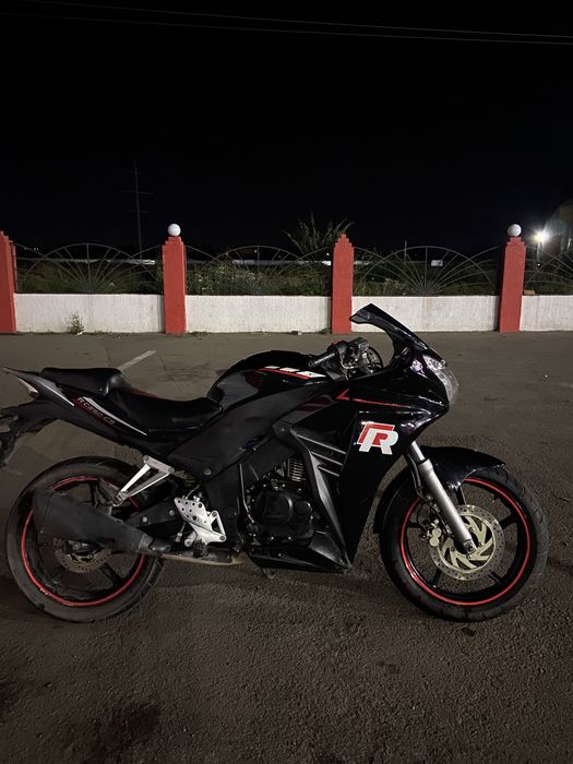 Продам Мотоцикл Racer rc250