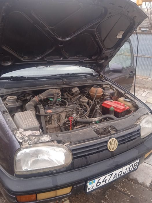 Продам машину Volkswagen Golf 3