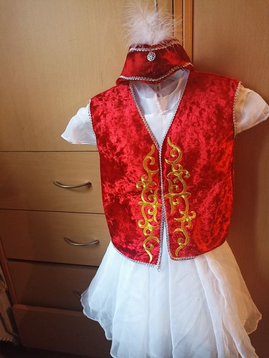 Детский бөрік с жилеткой