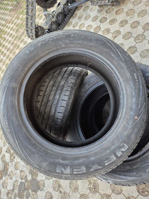 Гуми Nexen 235/55/17 dot 2019 год.