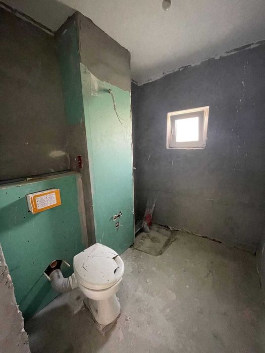 Apartament 4 camere, etaj 3, 2 băi, 2 balcoane