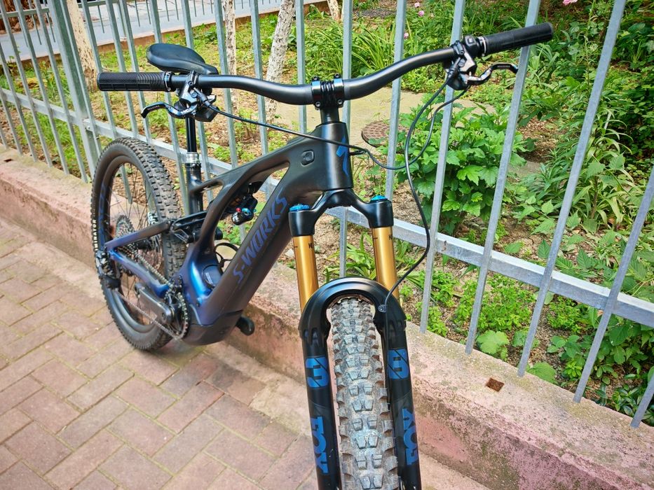 Bicicleta electrica full suspension carbon Specialized S-works Turbo Levo  90 NM baterie 700 wh stare foarte buna
