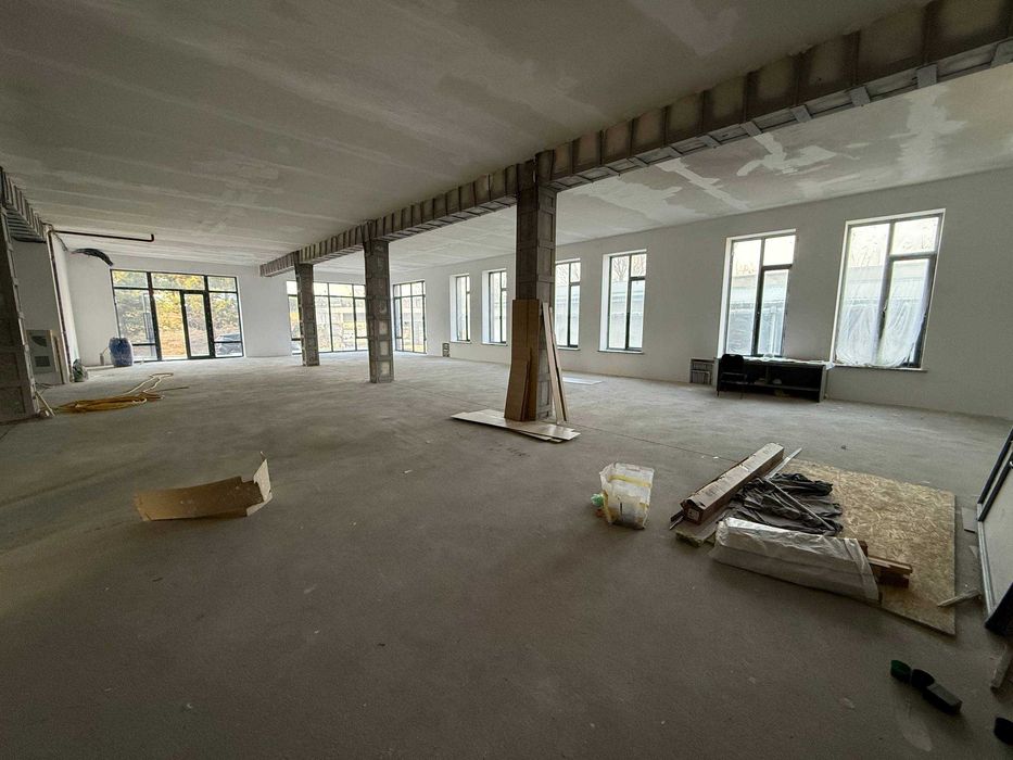 Сдаётся в аренду 3-этажное здание — 1 линия, Юнус Абад, ул Ахмад Дониш