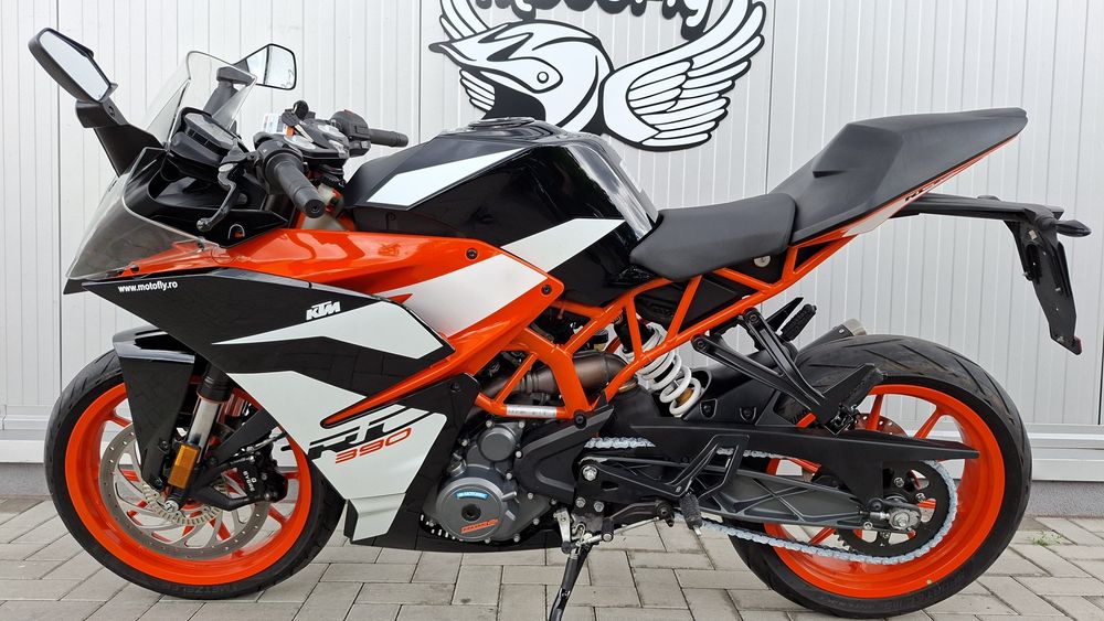 Motofly vinde KTM RC390 categ A2
