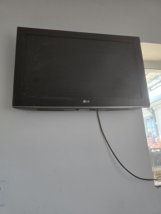 Продам телевизор Lg