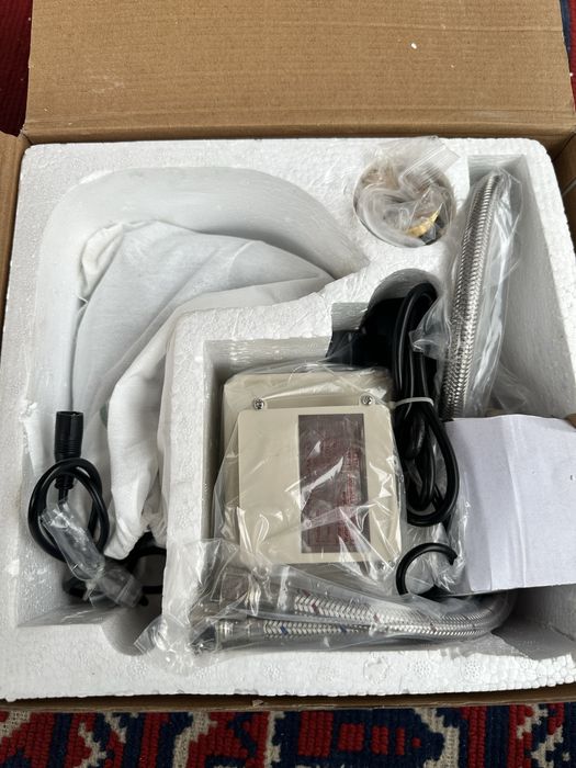 Смеситель для раковины с фотоэлементом