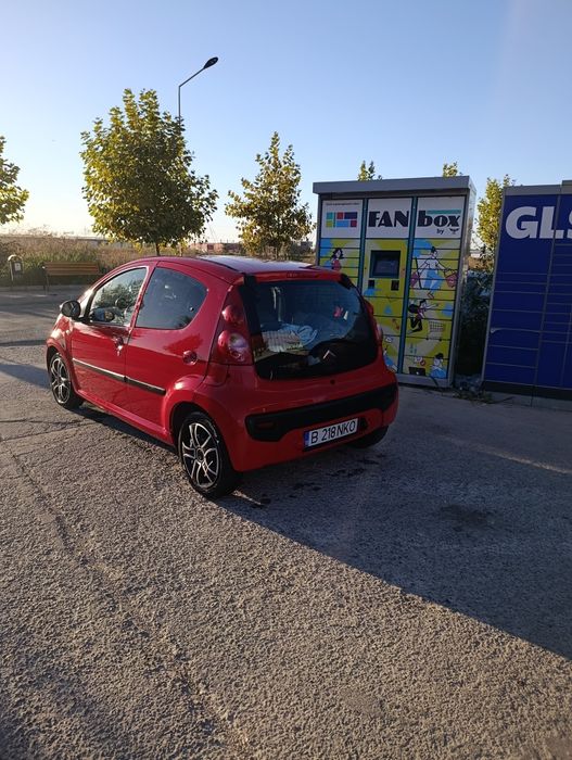 Vând Peugeot 107