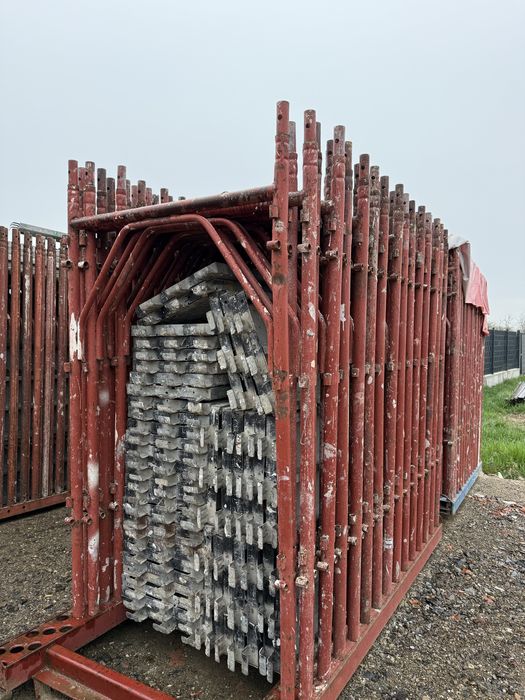 Inchiriem schela metalica, pe roti, popici si cofraje doka, montanti