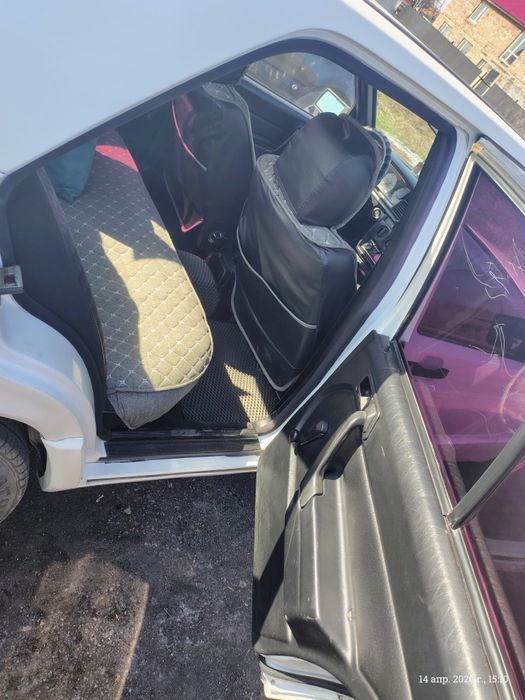 Ляля продается.мерс190.1.8