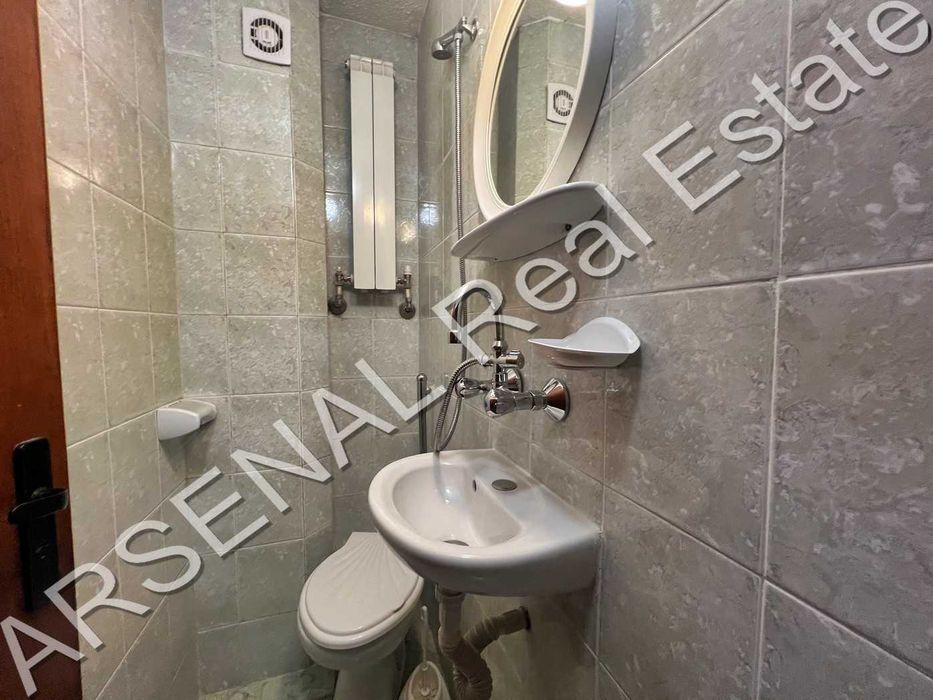 Тристаен апартамент под наем, Център