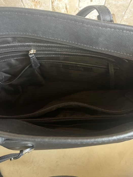 Две големи чанти на Michael Kors