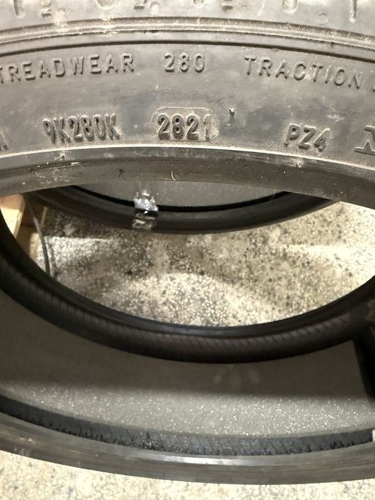 4бр Летни гуми 235/35 R20  Pirelli Pzero Elect silent technology
