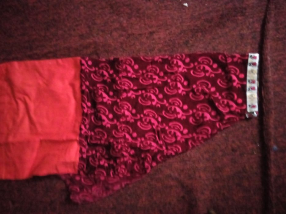 Национальный одежда ЛОЗИМИ