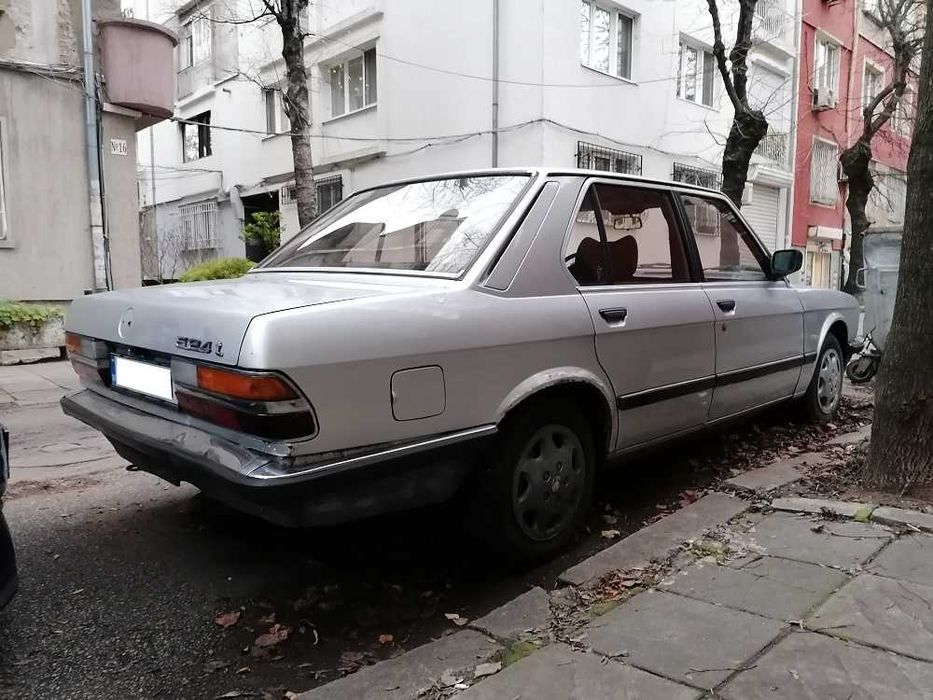 BMW 524tdа E28, 1983г, цялата кола за части, 2000лв. Намира се в София