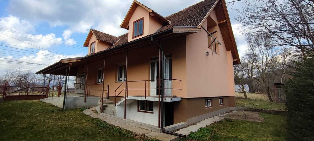 Vând casă în Săcădat județul Mureș 144mp și teren 400mp