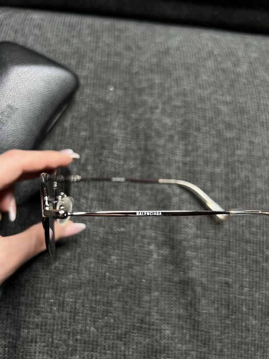 Слънчеви очила Balenciaga-с брандирани стъкла