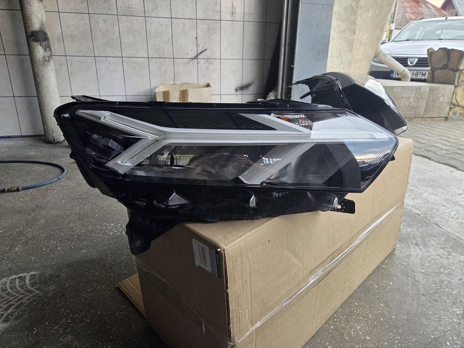 Set Faruri Dacia Led cod 260107978R si 260601750R originale