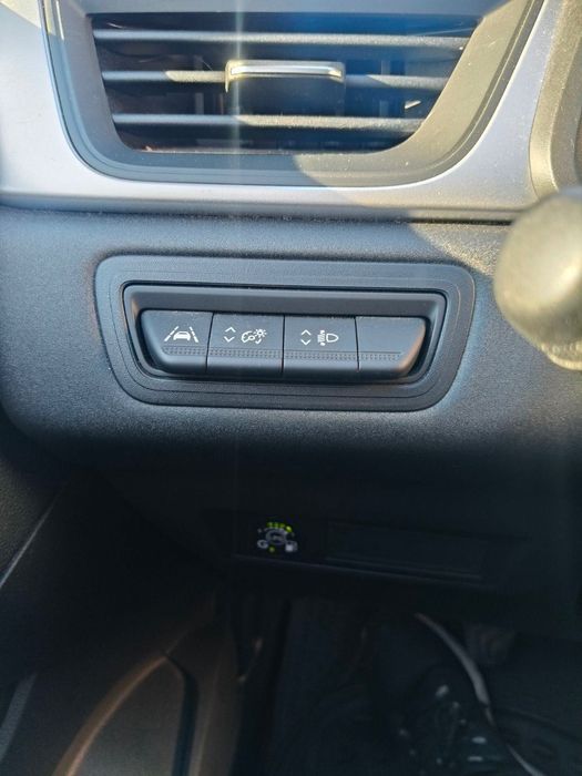 Продавам Рено Каптюр 2022 г