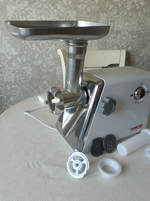 Продам мясорубку Nikai