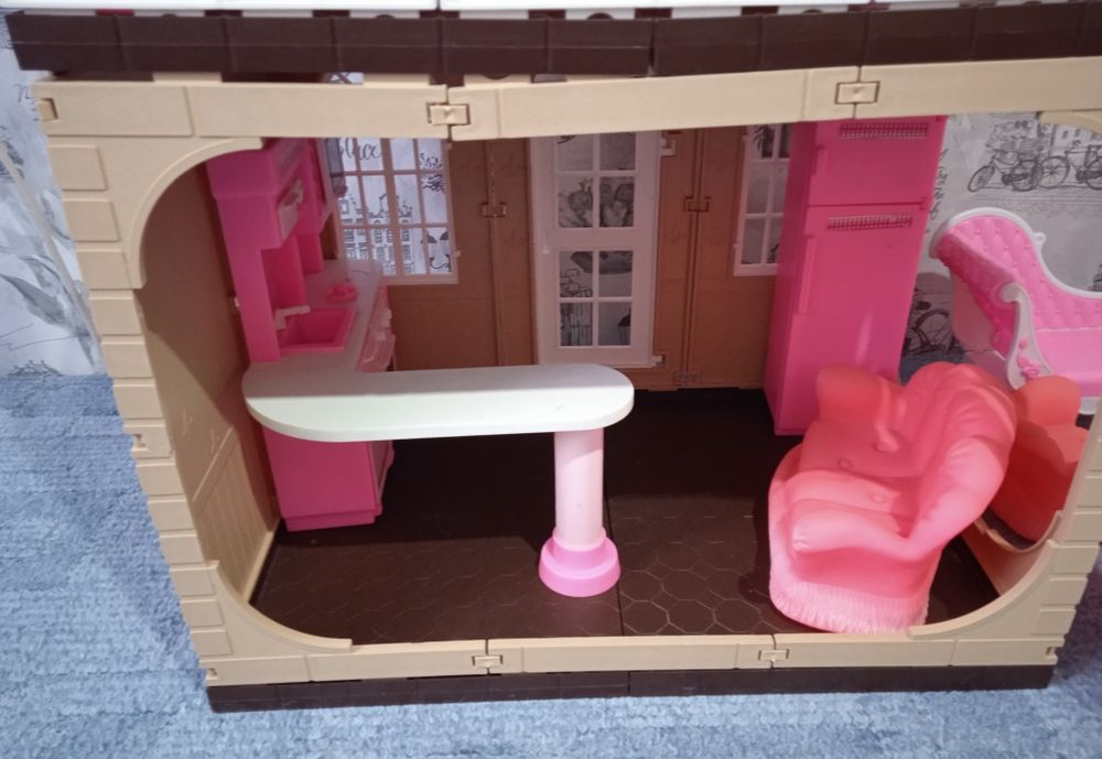 Продам "Дом для Барби"