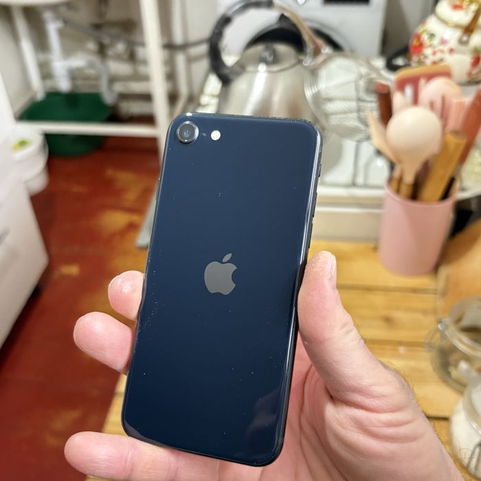 Айфон Se в идеале.