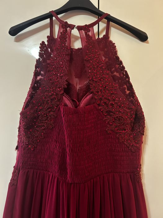 Официална червена рокля