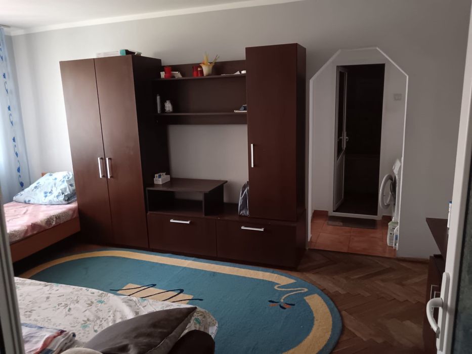 Primesc băieți în chirie (elevi)
