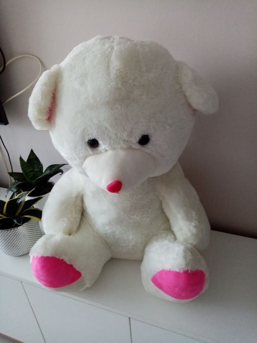 Нов бял плюшен  мечок 70 см