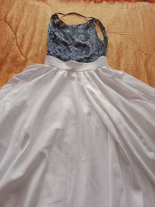 Платье свадебное.